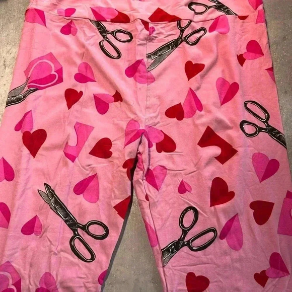 Lularoe TC pink Paper Valentine leggings. OG Patrick quality & fit. - Picture 3 of 6